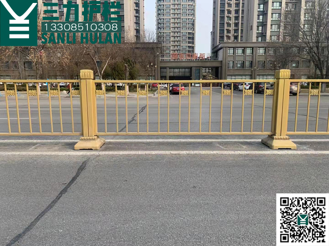 采用阿克苏静电粉末喷涂技术后的黄金护栏 采用阿克苏静电粉末喷涂技术后的黄金护栏