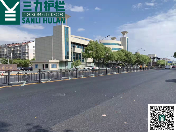 铜仁印江城市文化护栏安装现场